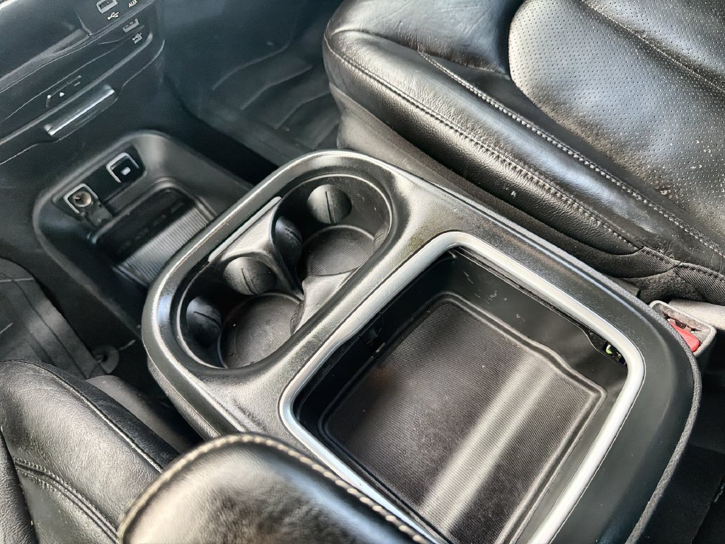 Used 2020 Chrysler Pacifica Touring-L Plus w/ Advanced Safetytec Group FWD image 20