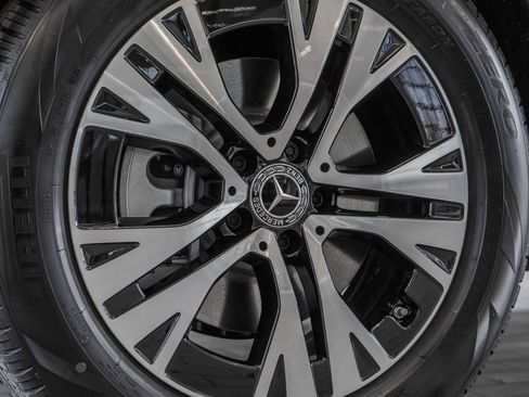 Used 2026 Mercedes-Benz GLB 250 4MATIC image 31