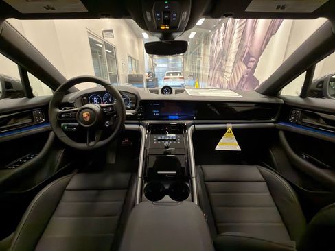 New 2026 Porsche Panamera 4 AWD/4WD image 14