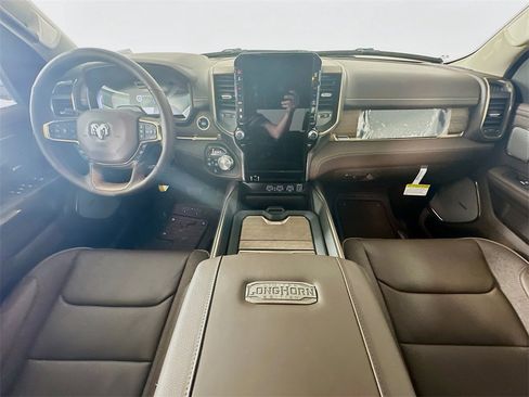 New 2025 RAM 1500 Limited image 10