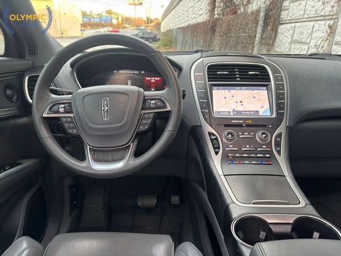 Used 2019 Lincoln Nautilus Reserve image 21