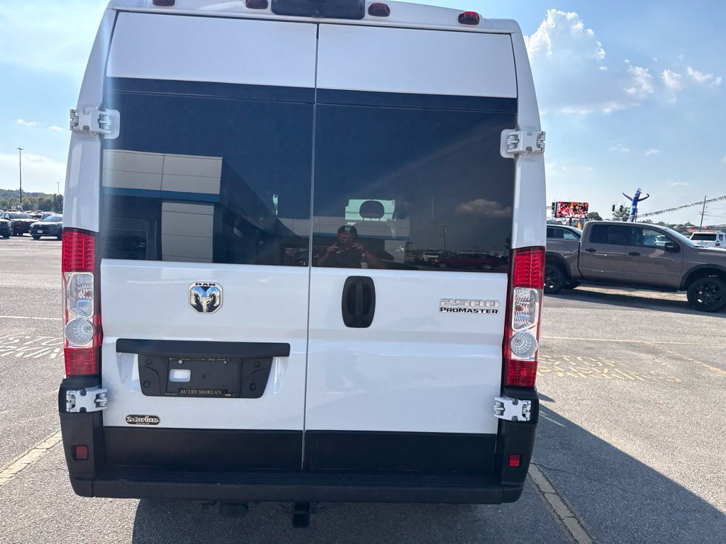 Used 2023 RAM ProMaster 2500 w/ Convenience Group FWD image 11