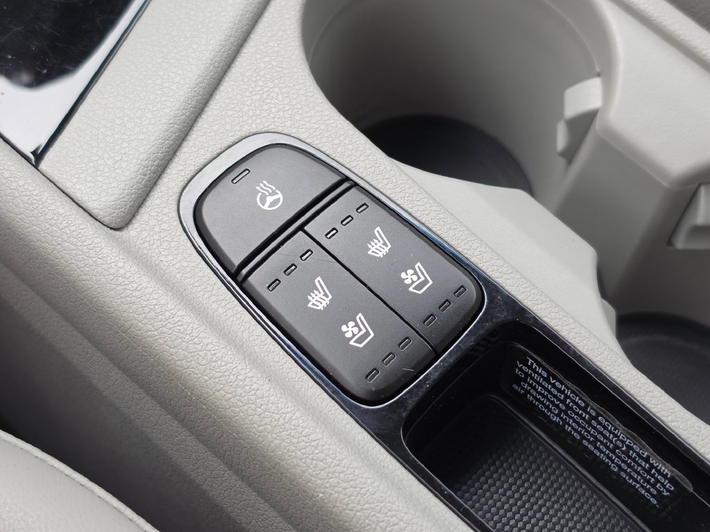 Used 2019 Kia Niro EX Premium FWD image 30
