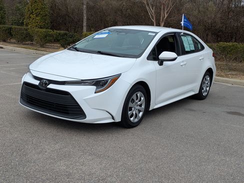 Used 2024 Toyota Corolla LE image 8