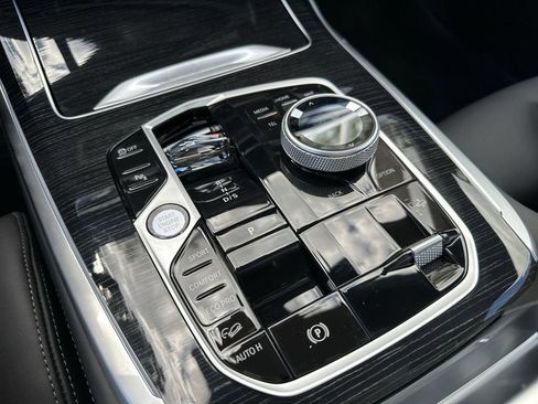 New 2026 BMW X7 M60i image 24