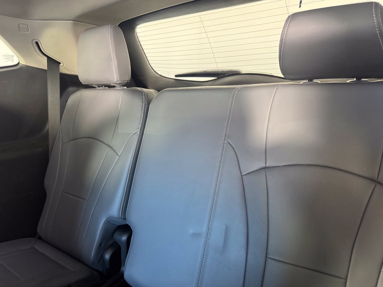 Used 2021 Buick Enclave Essence w/ Sound and Sites Package AWD/4WD image 12