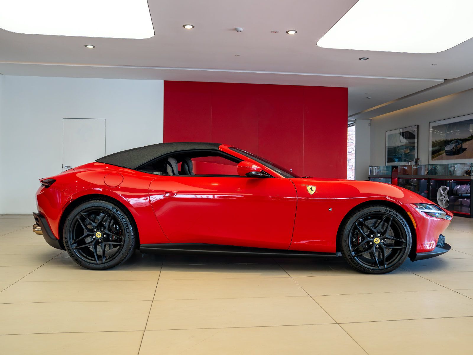 Certified 2026 Ferrari Roma Spider RWD image 36