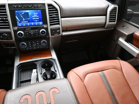 Used 2020 Ford F250 King Ranch w/ FX4 Off-Road Package image 39