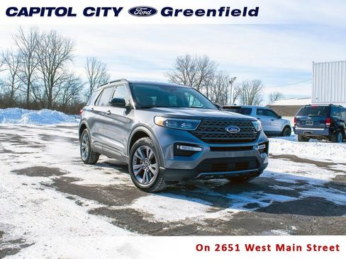 Used 2022 Ford Explorer XLT image 1