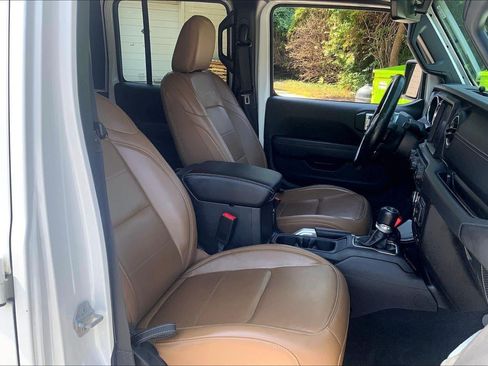 Used 2020 Jeep Wrangler Unlimited Sahara AWD/4WD image 7