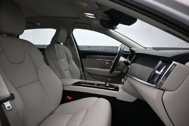 Used 2023 Volvo S90 B6 Plus w/ Protection Package AWD/4WD image 34
