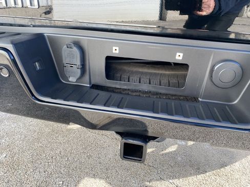 Certified 2015 Chevrolet Silverado 1500 High Country w/ High Country Premium Package image 20