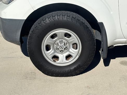 Used 2018 Nissan Frontier S image 12