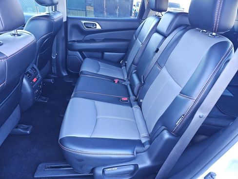 Used 2019 Nissan Pathfinder SL w/ Rock Creek Edition image 29