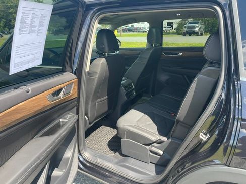 Used 2024 Volkswagen Atlas SE w/ Panoramic Sunroof Package AWD/4WD image 14