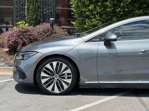 Used 2023 Mercedes-Benz EQE 500 4MATIC Sedan image 9