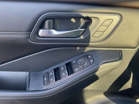Certified 2023 Nissan Rogue SL w/ SL Premium Package FWD image 25