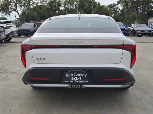 New 2025 Kia K4 LXS image 7