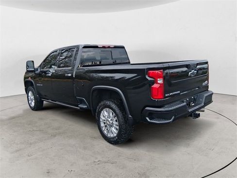 Used 2022 Chevrolet Silverado 2500 High Country w/ Z71 Off-Road Package image 3