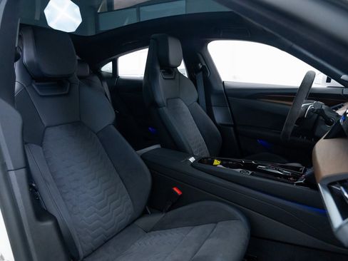 Used 2024 Audi e-tron GT Premium Plus image 24