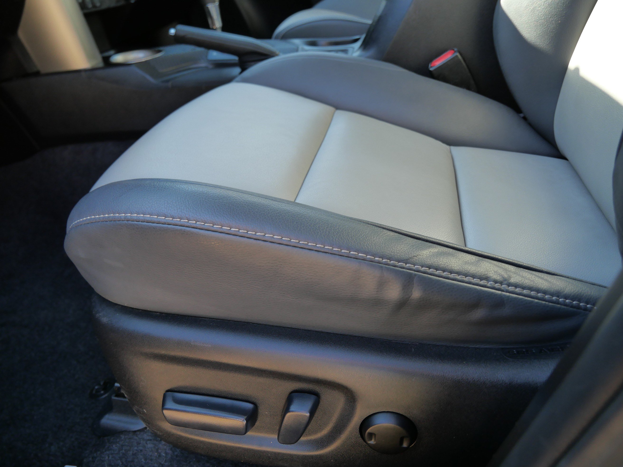 Used 2014 Toyota RAV4 Limited w/ Technology Package AWD/4WD image 20