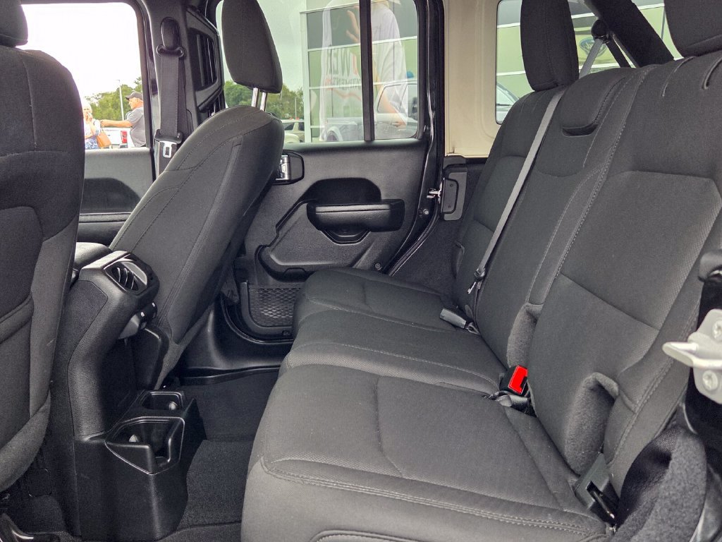 Used 2022 Jeep Wrangler Unlimited Sport AWD/4WD image 4