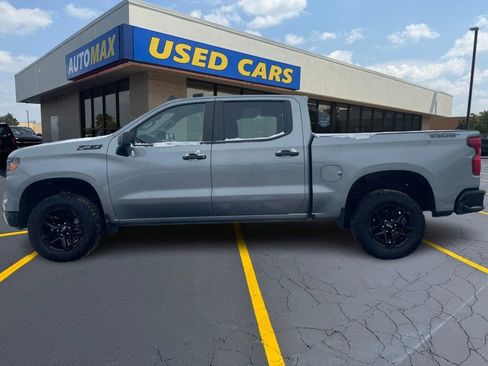 Used 2024 Chevrolet Silverado 1500 Custom Trail Boss w/ Dark Appearance Package image 8