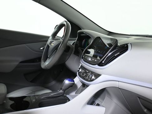 Used 2017 Chevrolet Volt LT w/ Comfort Package FWD image 8