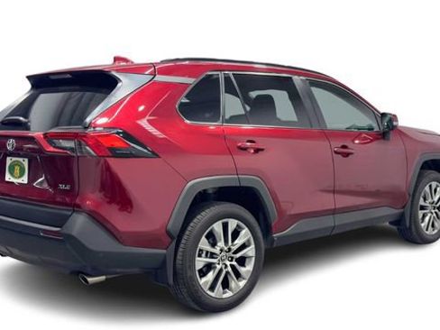 Used 2024 Toyota RAV4 XLE Premium image 2