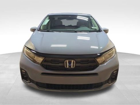 New 2026 Honda Odyssey Touring image 9