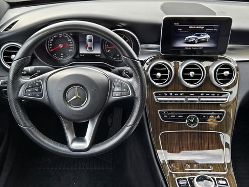 Used 2018 Mercedes-Benz C 300 4MATIC Sedan image 38