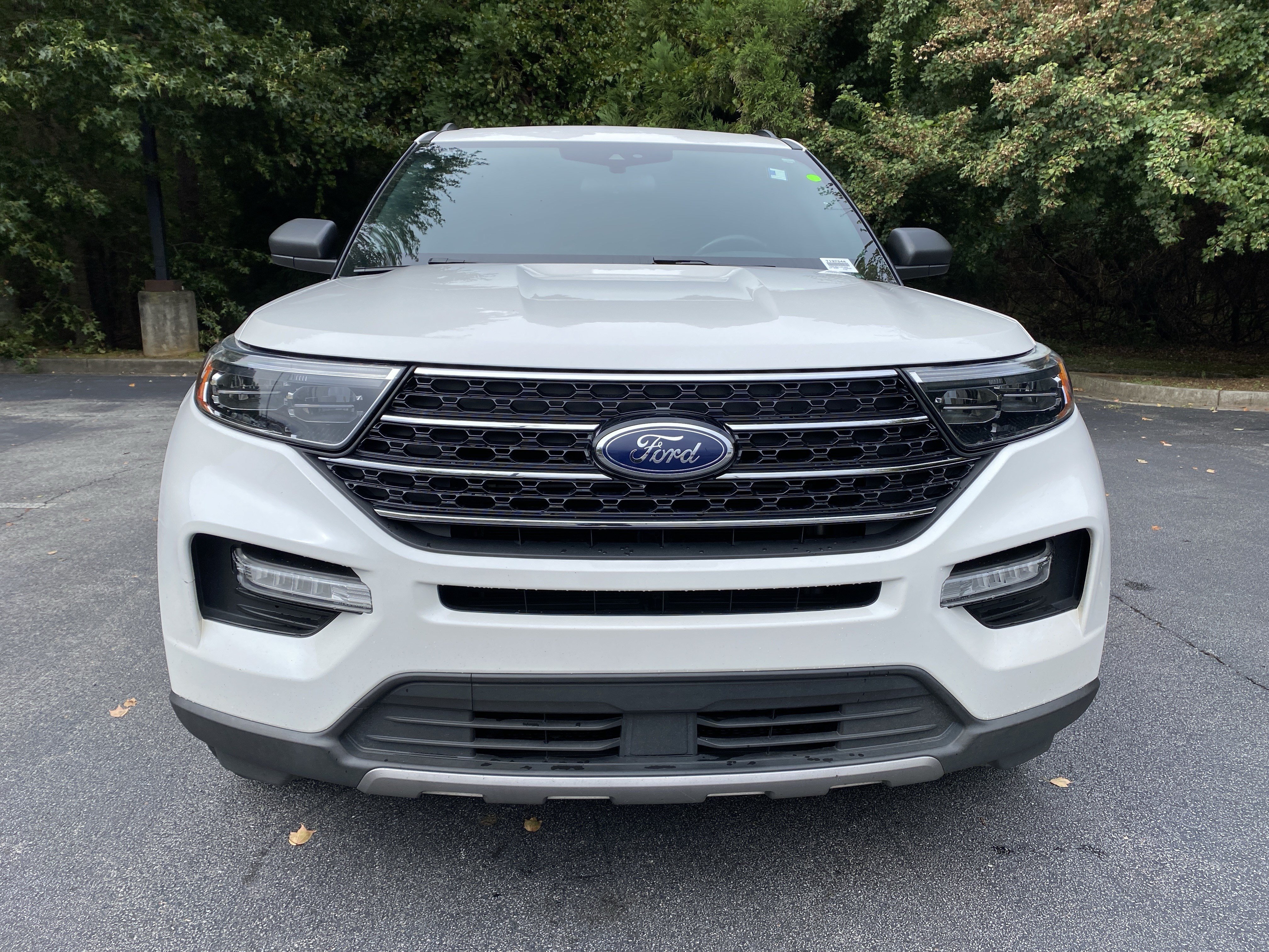 Used 2020 Ford Explorer XLT w/ Equipment Group 202A AWD/4WD image 3