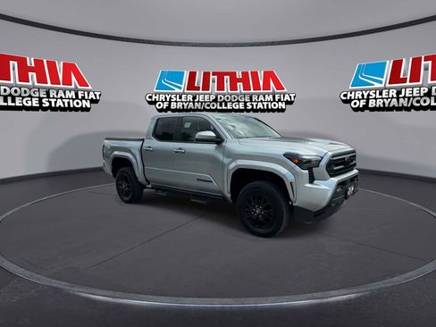 Used 2025 Toyota Tacoma SR5 RWD image 2