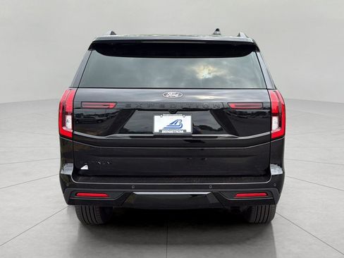 Used 2026 Ford Expedition Platinum w/ Stealth Performance Package AWD/4WD image 9