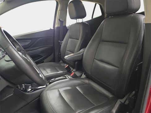 Used 2018 Buick Encore Essence image 17