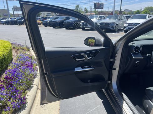 Used 2024 Mercedes-Benz GLC 300 4MATIC image 14