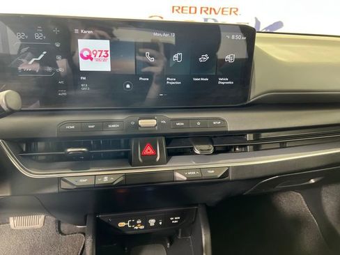 Used 2025 Kia K4 EX image 18