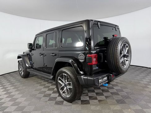 Used 2024 Jeep Wrangler Unlimited w/ Convenience Group AWD/4WD image 9
