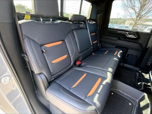 Used 2025 GMC Sierra 2500 AT4 w/ AT4 Premium Plus Package image 19