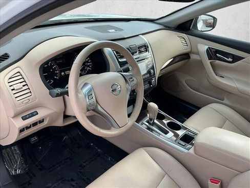 Used 2015 Nissan Altima 2.5 SL w/ Moonroof Package image 9