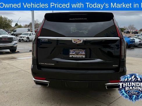 Used 2021 Cadillac Escalade Premium Luxury Platinum w/ Heavy-Duty Trailer Package AWD/4WD image 6