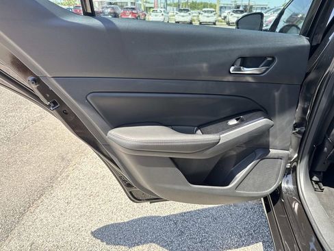Used 2020 Nissan Altima 2.0 Platinum FWD image 11