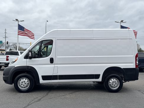 Used 2022 RAM ProMaster 3500 w/ Convenience Group FWD image 4