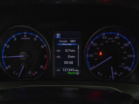 Used 2018 Toyota RAV4 XLE image 17