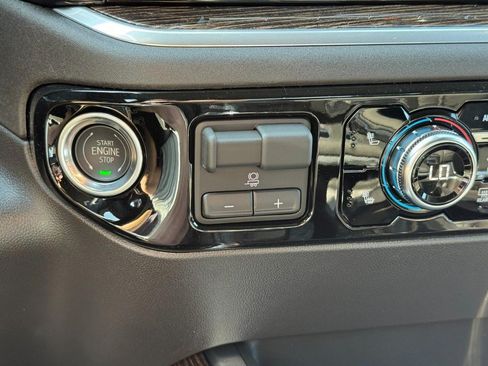 New 2026 GMC Sierra 1500 Elevation AWD/4WD image 17