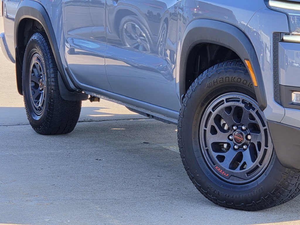 Used 2025 Nissan Frontier Pro-X RWD image 11
