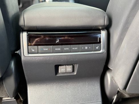 Used 2024 Lexus GX 550 w/ Cold Area Package AWD/4WD image 44