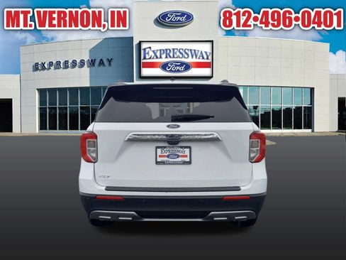 Used 2024 Ford Explorer XLT w/ Equipment Group 202A RWD image 8