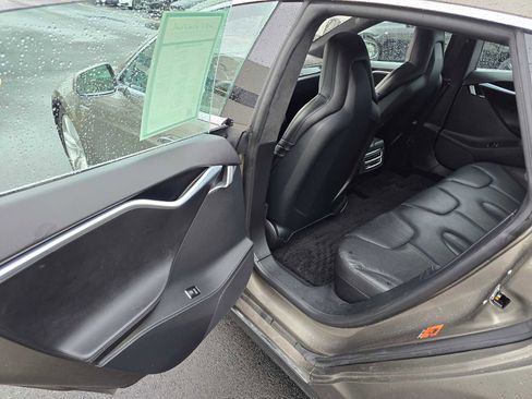Used 2015 Tesla Model S 70D image 15