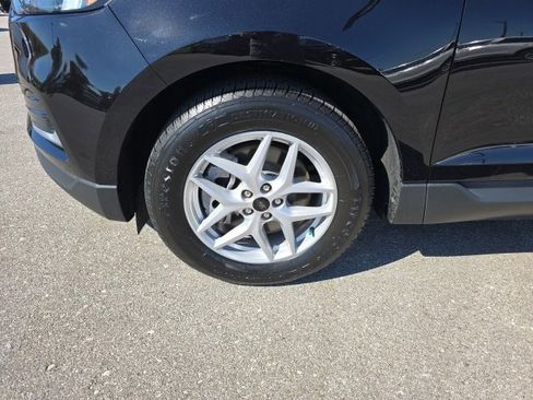 Certified 2024 Ford Edge SEL image 9